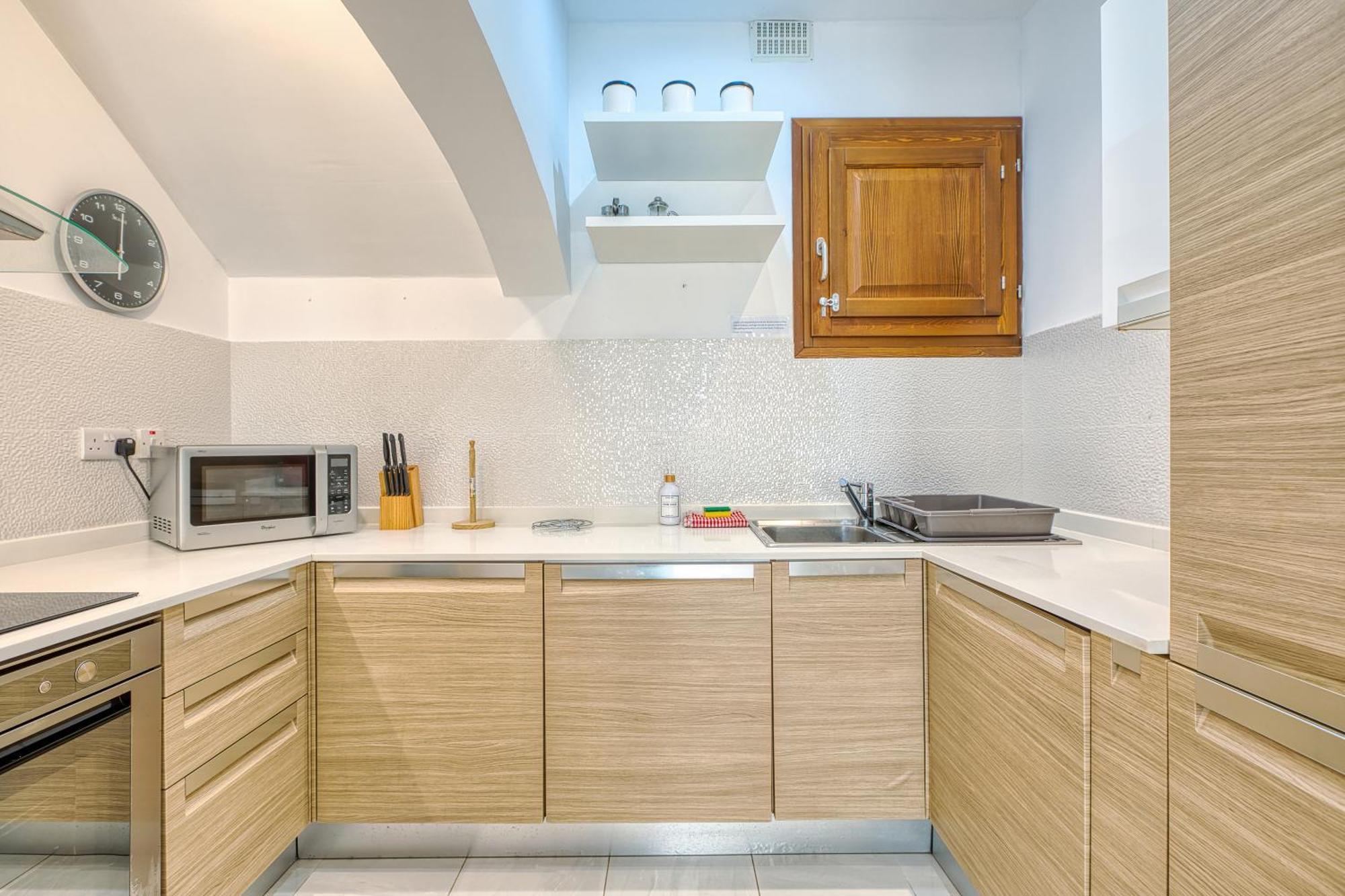 Luxury With Jacuzzi, Bbq And Huge Pool Appartement Għajnsielem